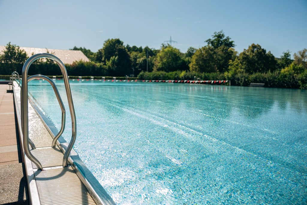 Ein Schwimmbecken im Aquarena